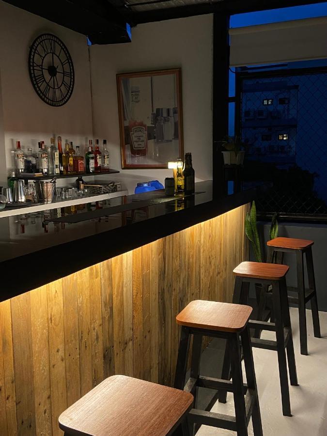 Lime Lite Manila Hostel Makati City Exterior photo
