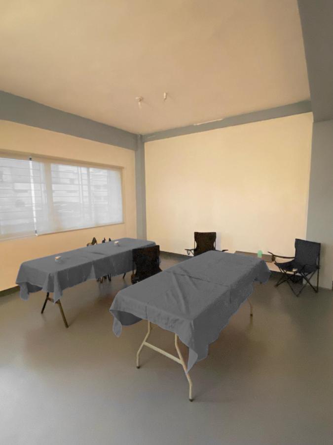Lime Lite Manila Hostel Makati City Exterior photo